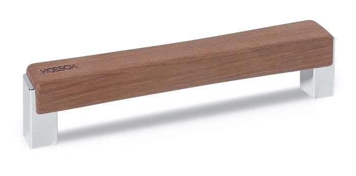 Bathtub grip made of water-resistant teak wood