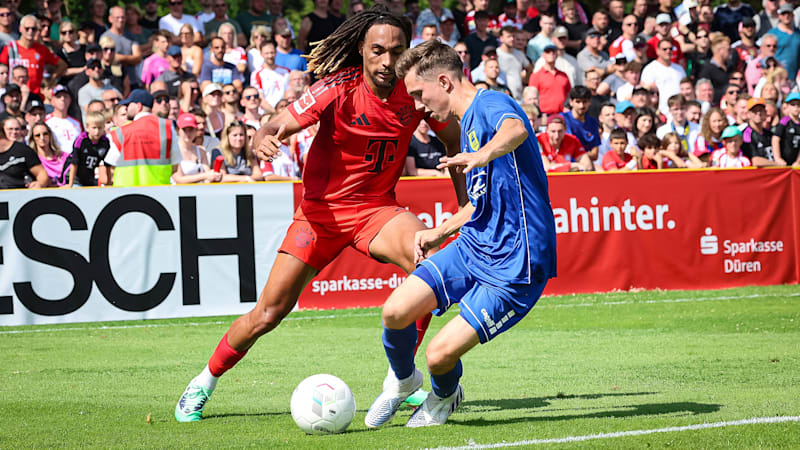 Fußball 1 FC Duren und FC Bayern Munchen